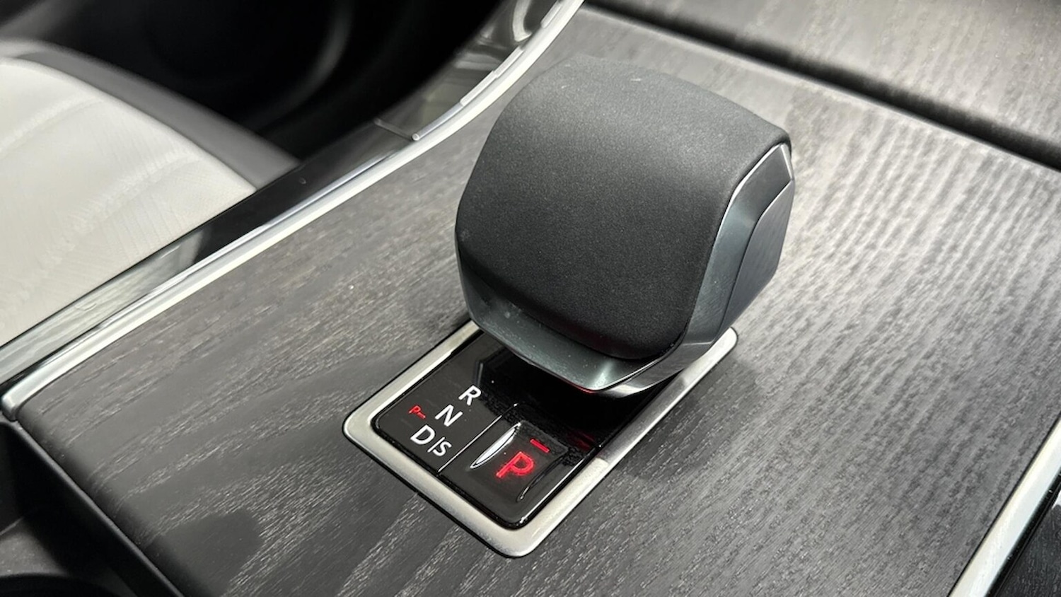 Used Land Rover Range Rover Evoque 2024 for sale - 76565467: Photo 13