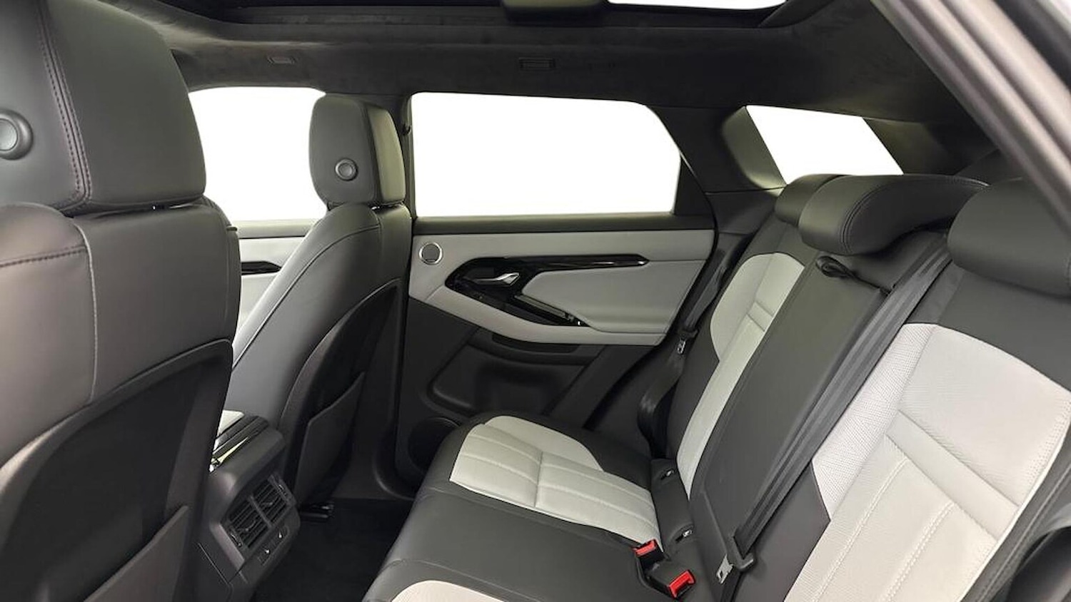 Used Land Rover Range Rover Evoque 2024 for sale - 76565467: Photo 3