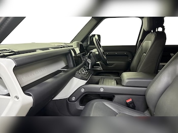 Used Land Rover Defender 2024 for sale - 78310771: Photo