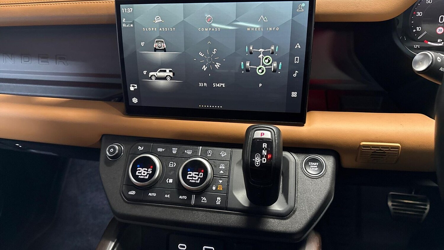 Used Land Rover Defender 2022 for sale - 76860030: Photo 11