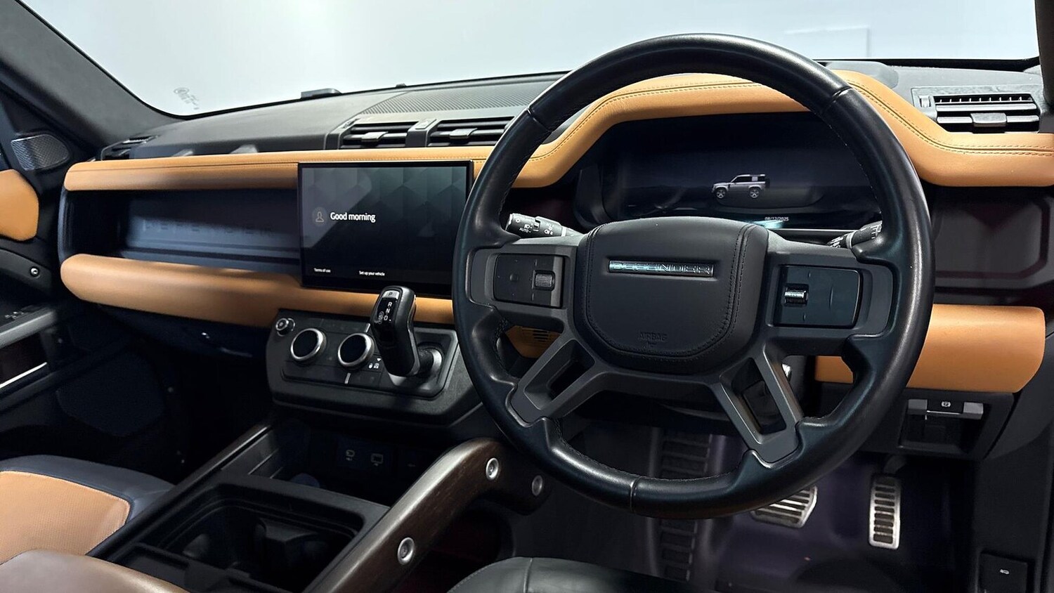 Used Land Rover Defender 2022 for sale - 76860030: Photo 15