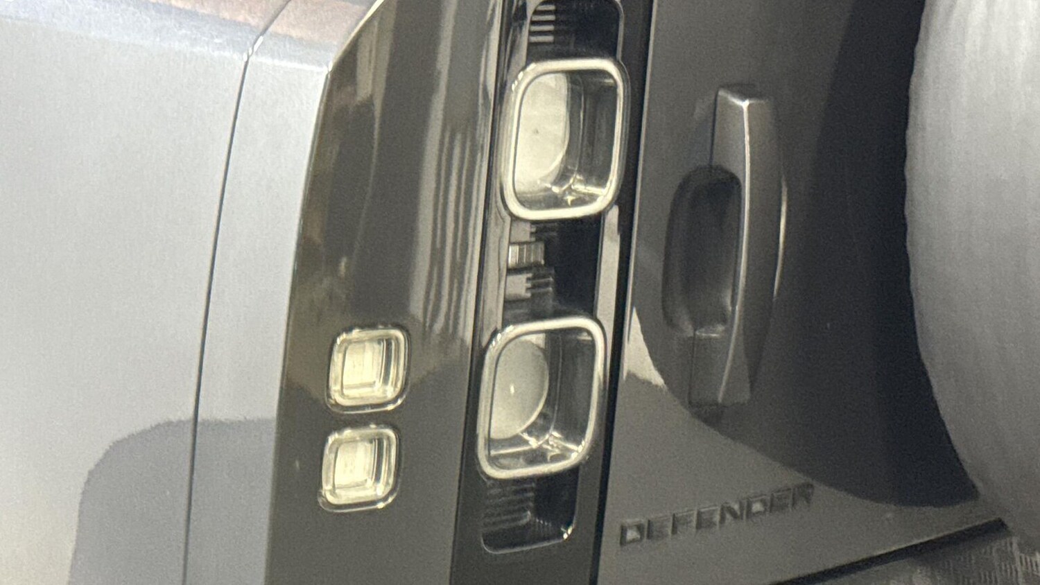 Used Land Rover Defender 2022 for sale - 76860030: Photo 19