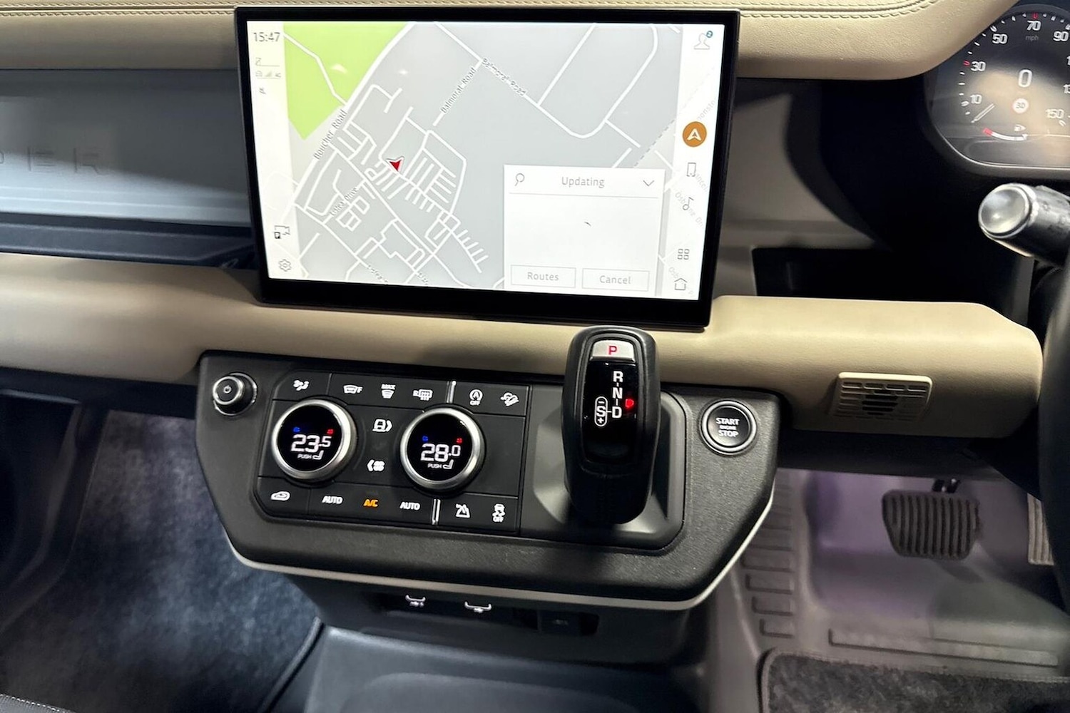 Used Land Rover Defender 2022 for sale - 76412505: Photo 11