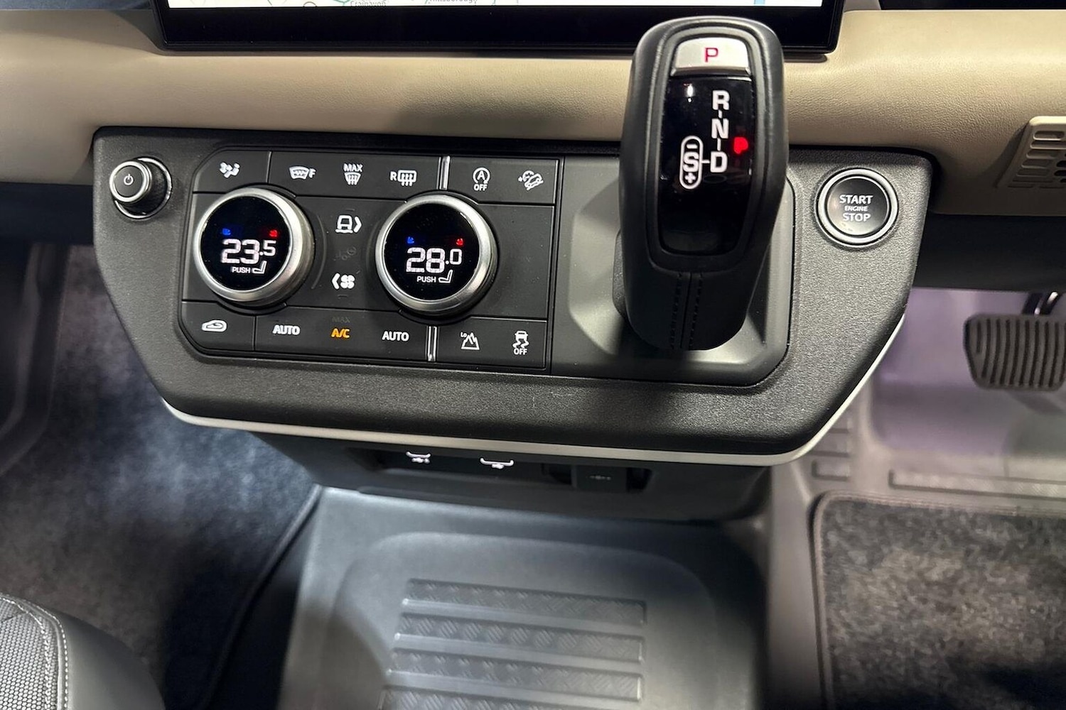 Used Land Rover Defender 2022 for sale - 76412505: Photo 12