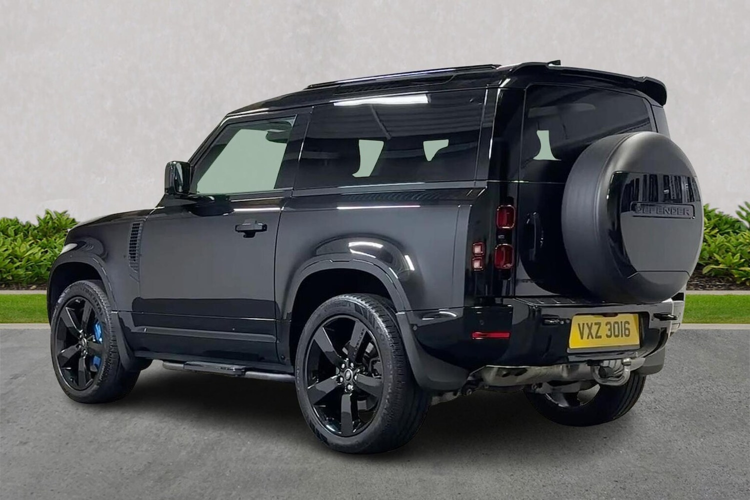 Used Land Rover Defender 2022 for sale - 76412505: Photo 2