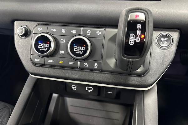 Used Land Rover Defender 2022 for sale - 76198425: Photo 12