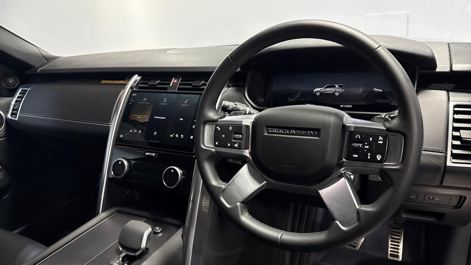 Used Land Rover Discovery 2024 for sale - 77489792: Photo 15