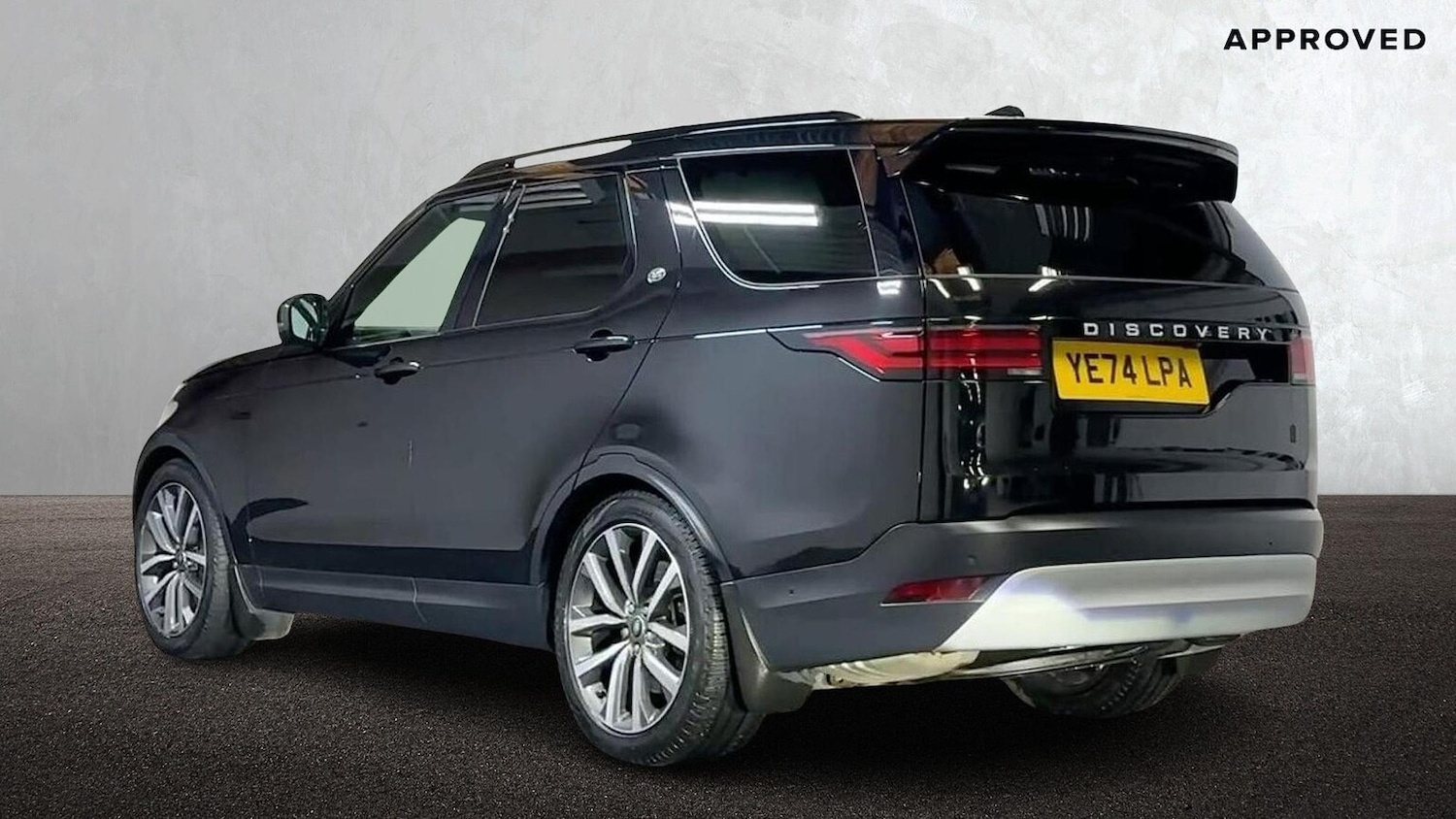 Used Land Rover Discovery 2024 for sale - 77489792: Photo 2