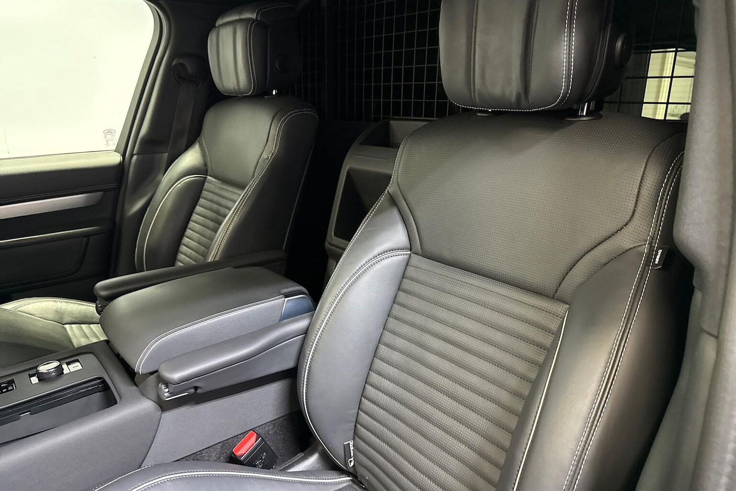 Used Land Rover Discovery 2023 for sale - 76455209: Photo 16