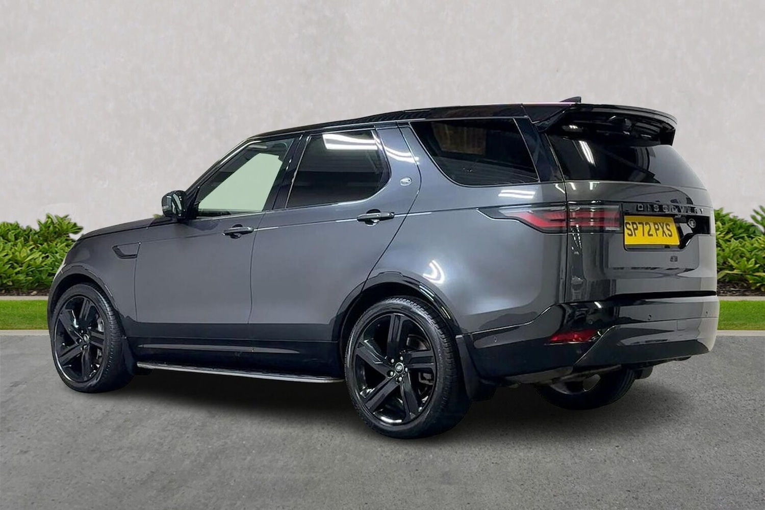 Used Land Rover Discovery 2023 for sale - 76455209: Photo 2