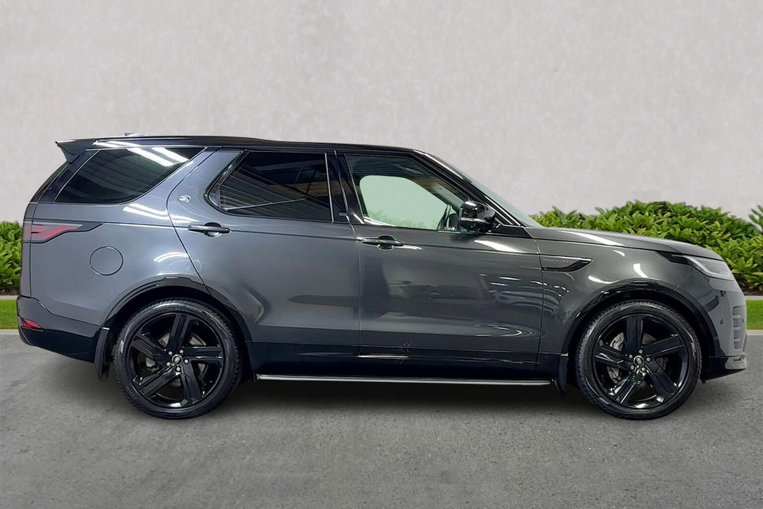 Used Land Rover Discovery 2023 for sale - 76455209: Photo 3