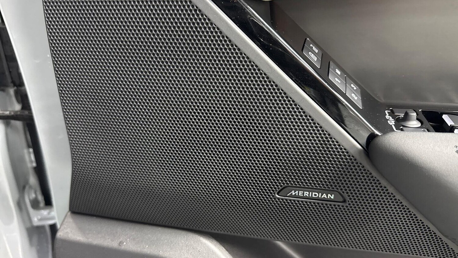 Used Land Rover Range Rover Velar 2025 for sale - 77489445: Photo 23