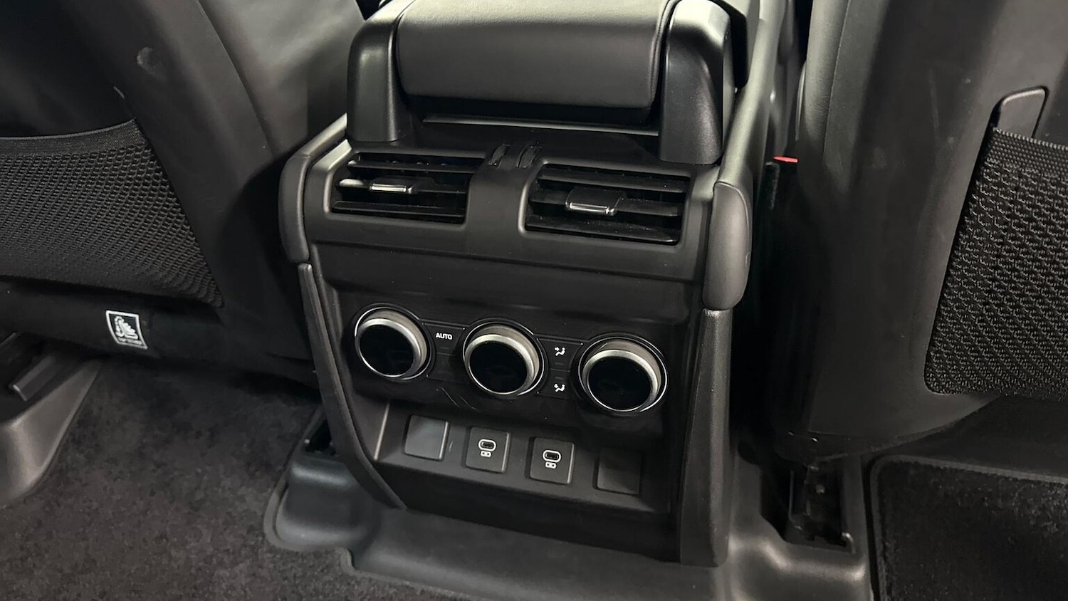 Used Land Rover Defender 2025 for sale - 77721406: Photo 18