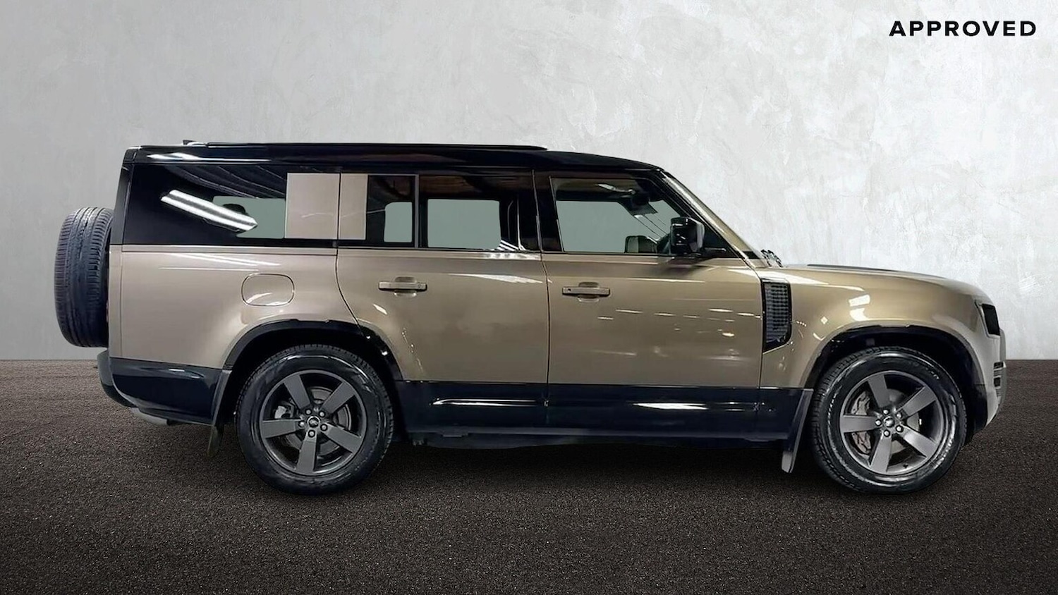 Used Land Rover Defender 2025 for sale - 77721406: Photo 5