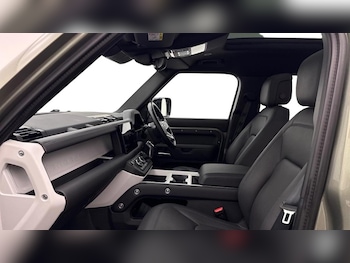 Used Land Rover Defender 2024 for sale - 78281400: Photo