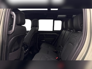 Used Land Rover Defender 2024 for sale - 78281400: Photo