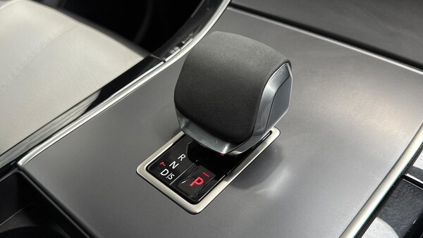 Used Land Rover Range Rover Velar 2024 for sale - 76149508: Photo 8