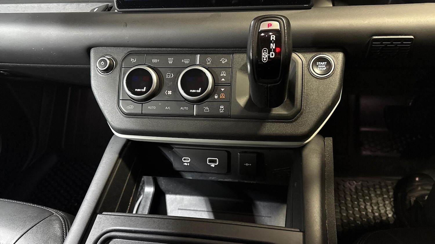 Used Land Rover Defender 2020 for sale - 76794886: Photo 13