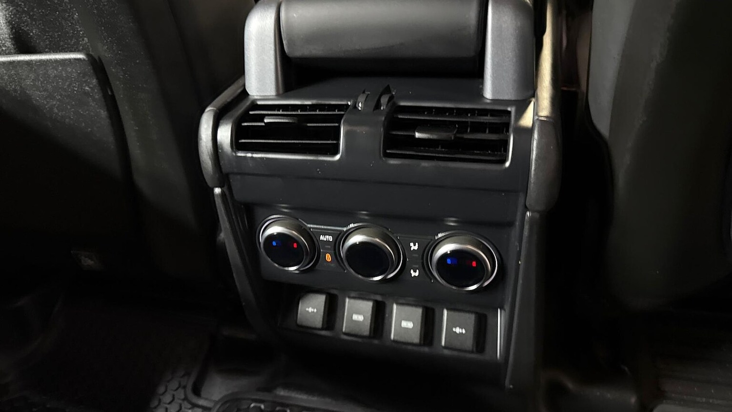 Used Land Rover Defender 2020 for sale - 76794886: Photo 18