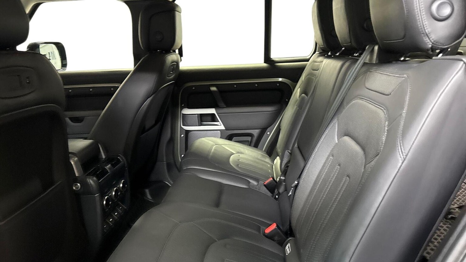 Used Land Rover Defender 2020 for sale - 76794886: Photo 4