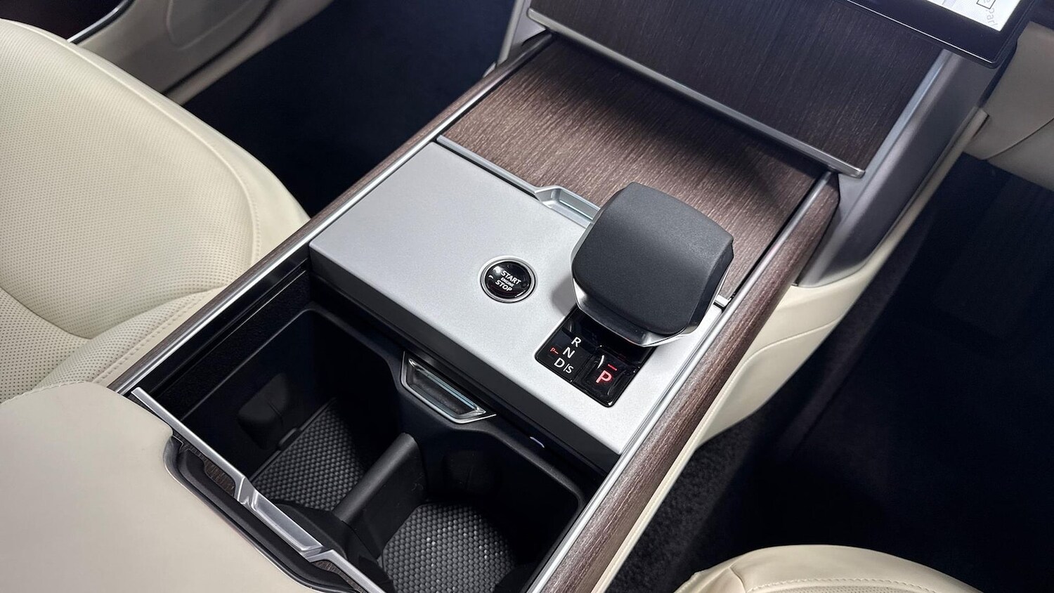 Used Land Rover Range Rover 2025 for sale - 76490750: Photo 13