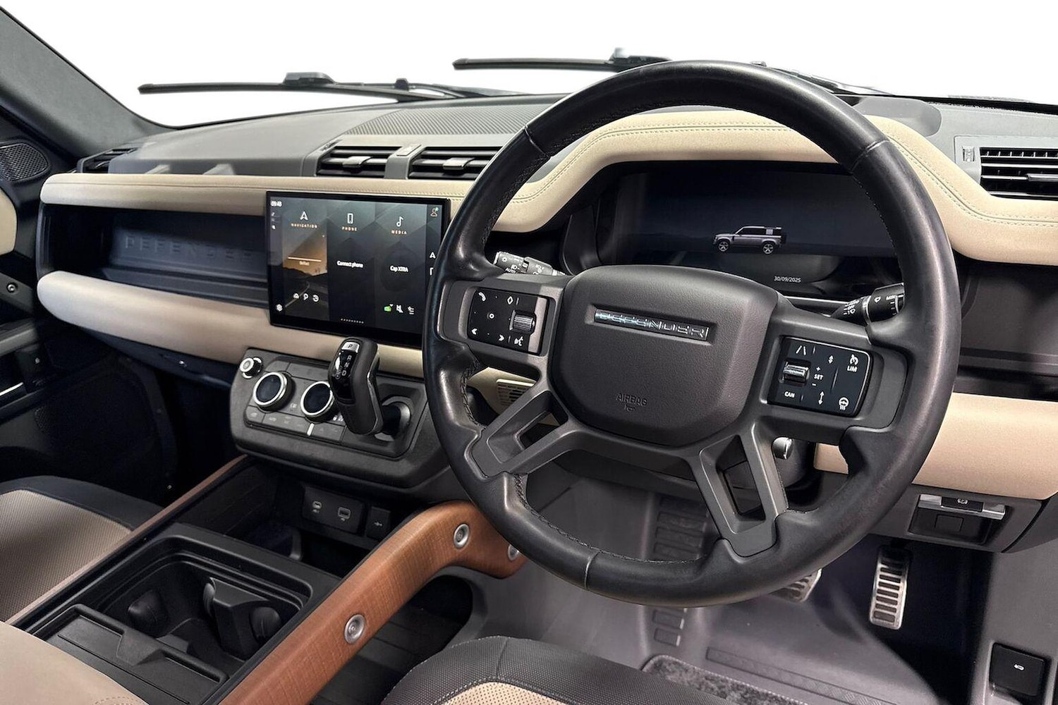 Used Land Rover Defender 2022 for sale - 76127281: Photo 15