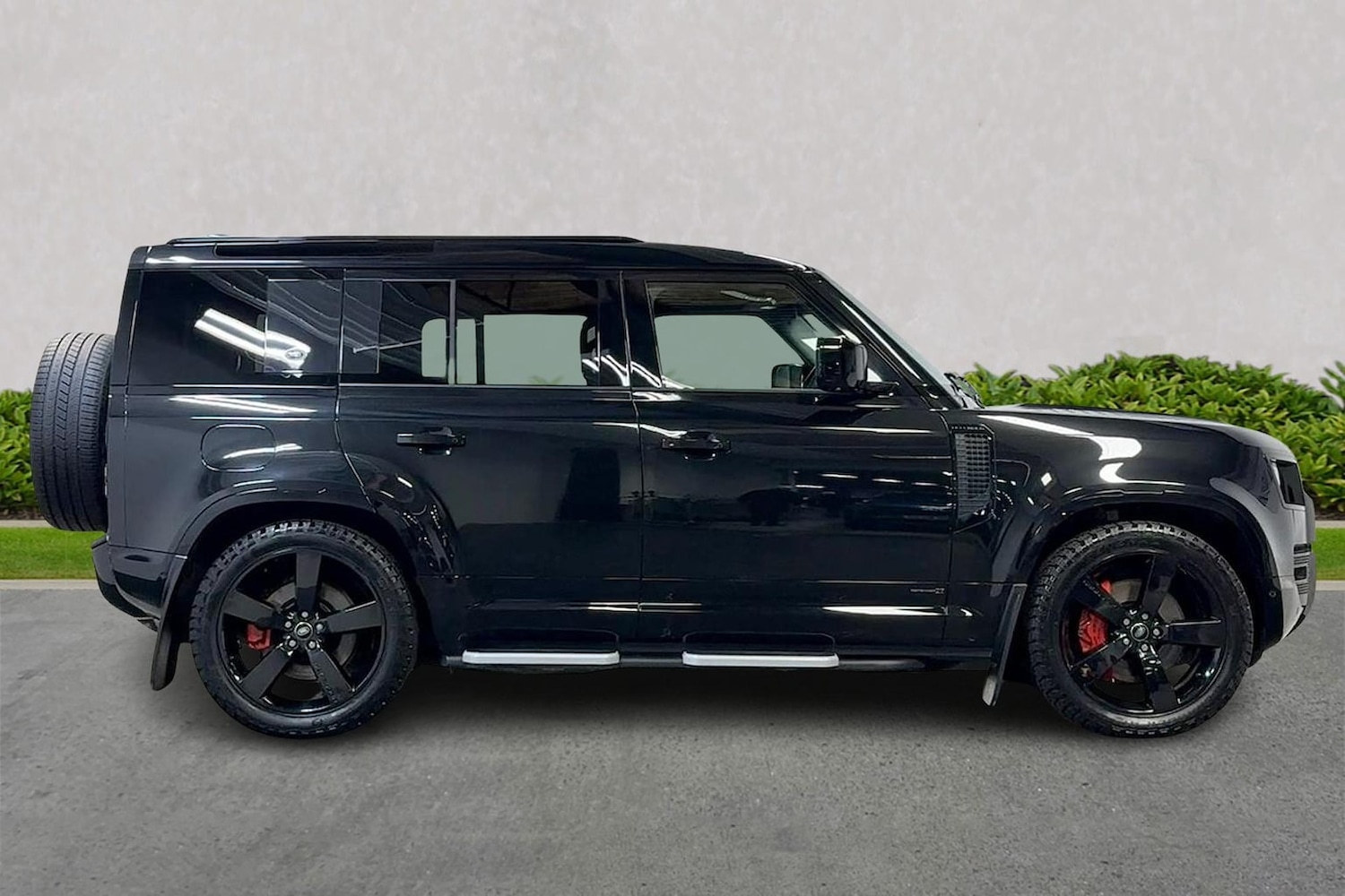 Used Land Rover Defender 2022 for sale - 76127281: Photo 3