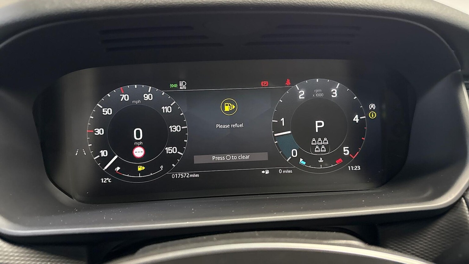 Used Land Rover Discovery 2024 for sale - 76963514: Photo 16