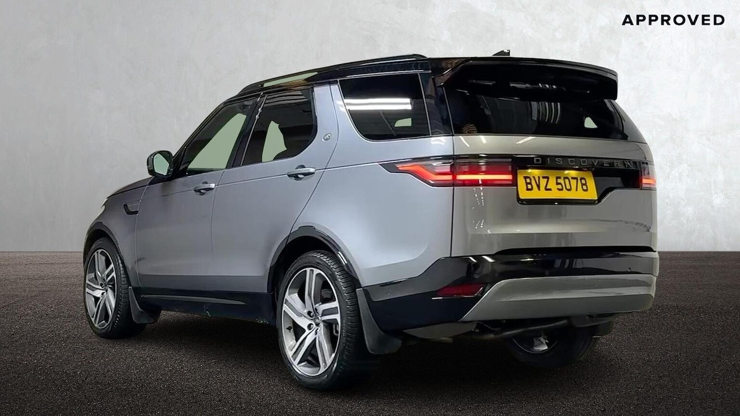 Used Land Rover Discovery 2024 for sale - 76963514: Photo 2