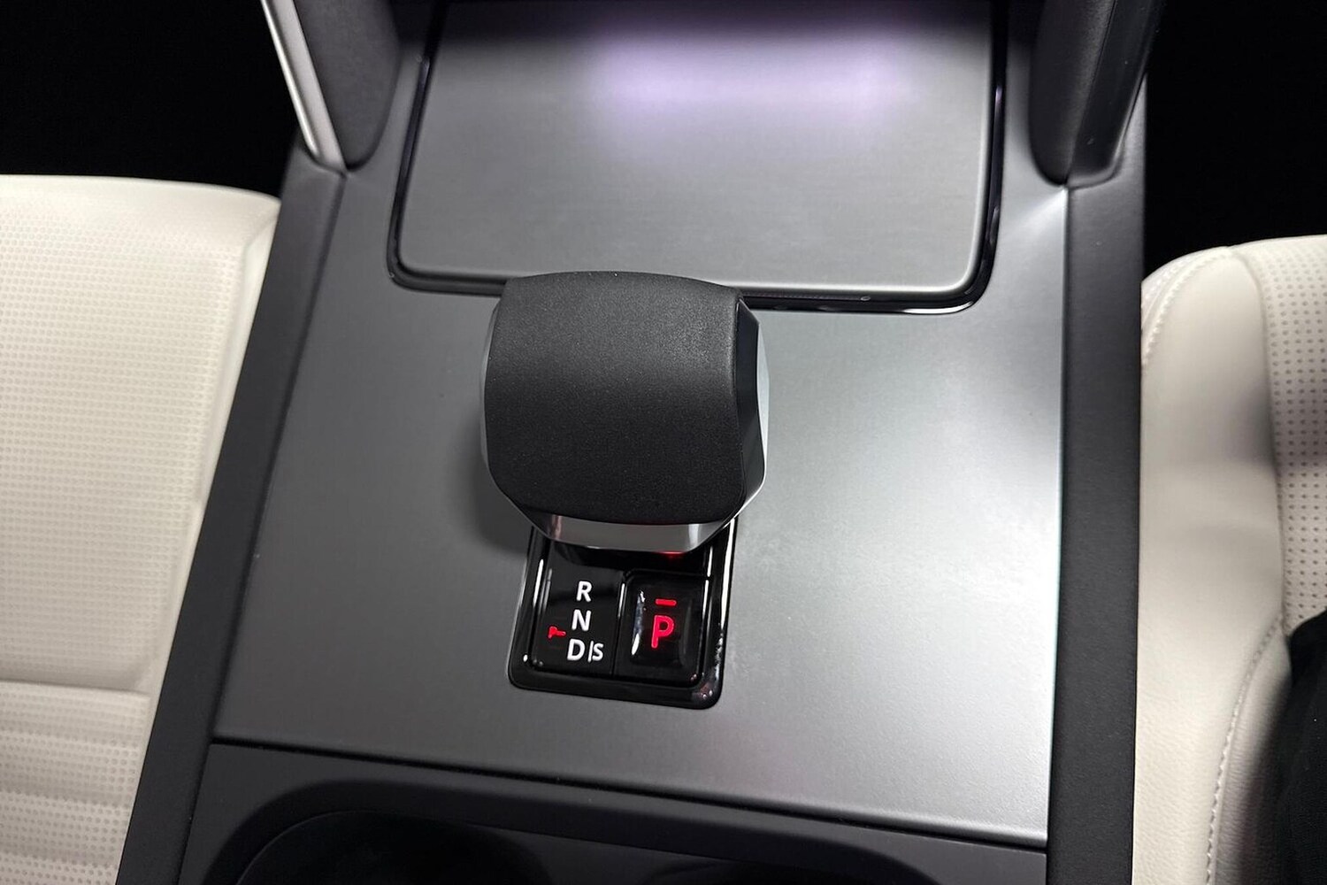 Used Land Rover Discovery Sport 2026 for sale - 78191211: Photo 12