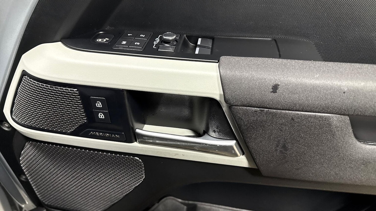 Used Land Rover Defender 2022 for sale - 77775147: Photo 18