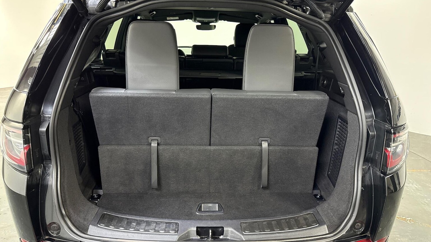 Used Land Rover Discovery Sport 2022 for sale - 78149947: Photo 10