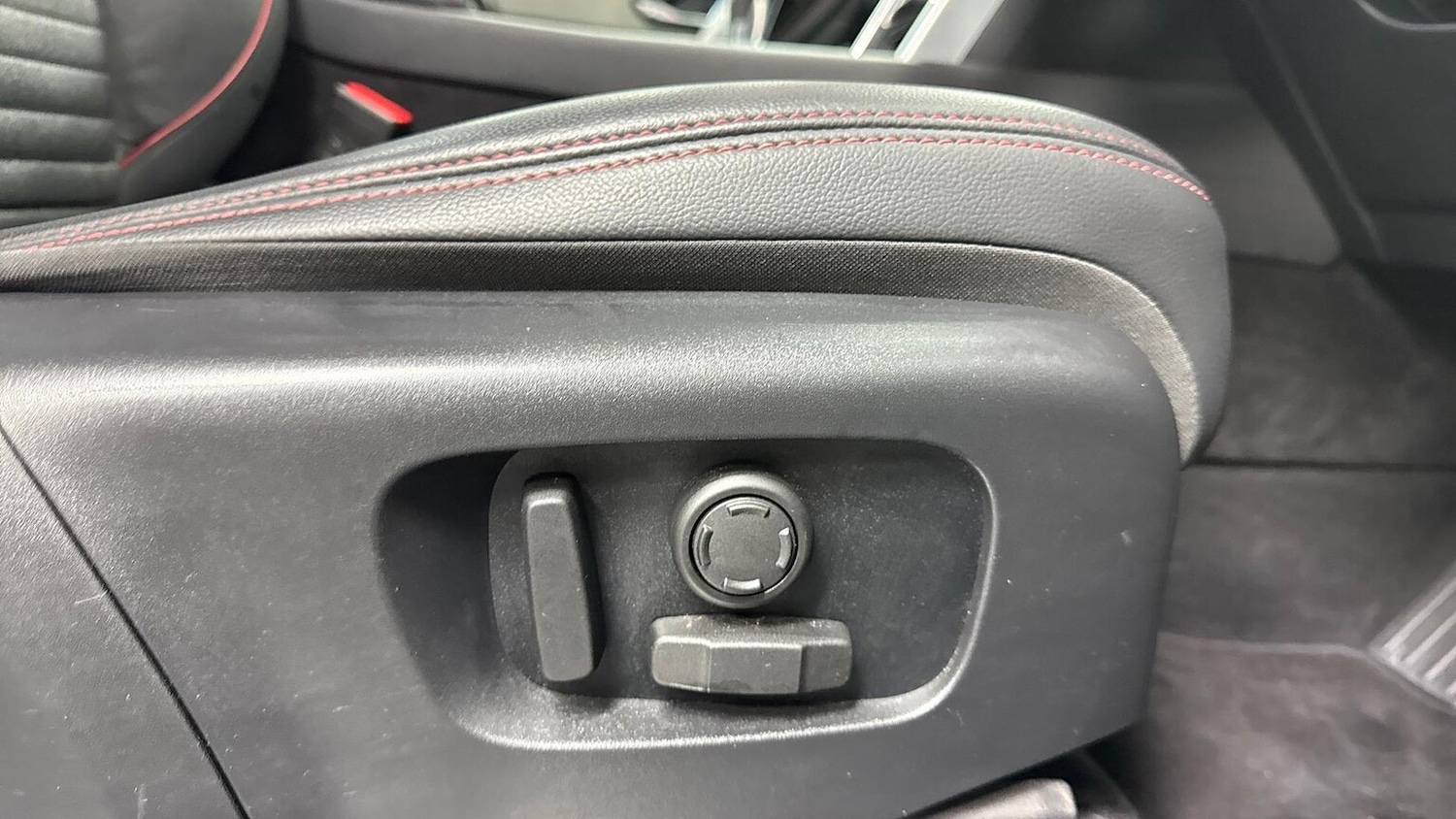 Used Land Rover Discovery Sport 2022 for sale - 78149947: Photo 23