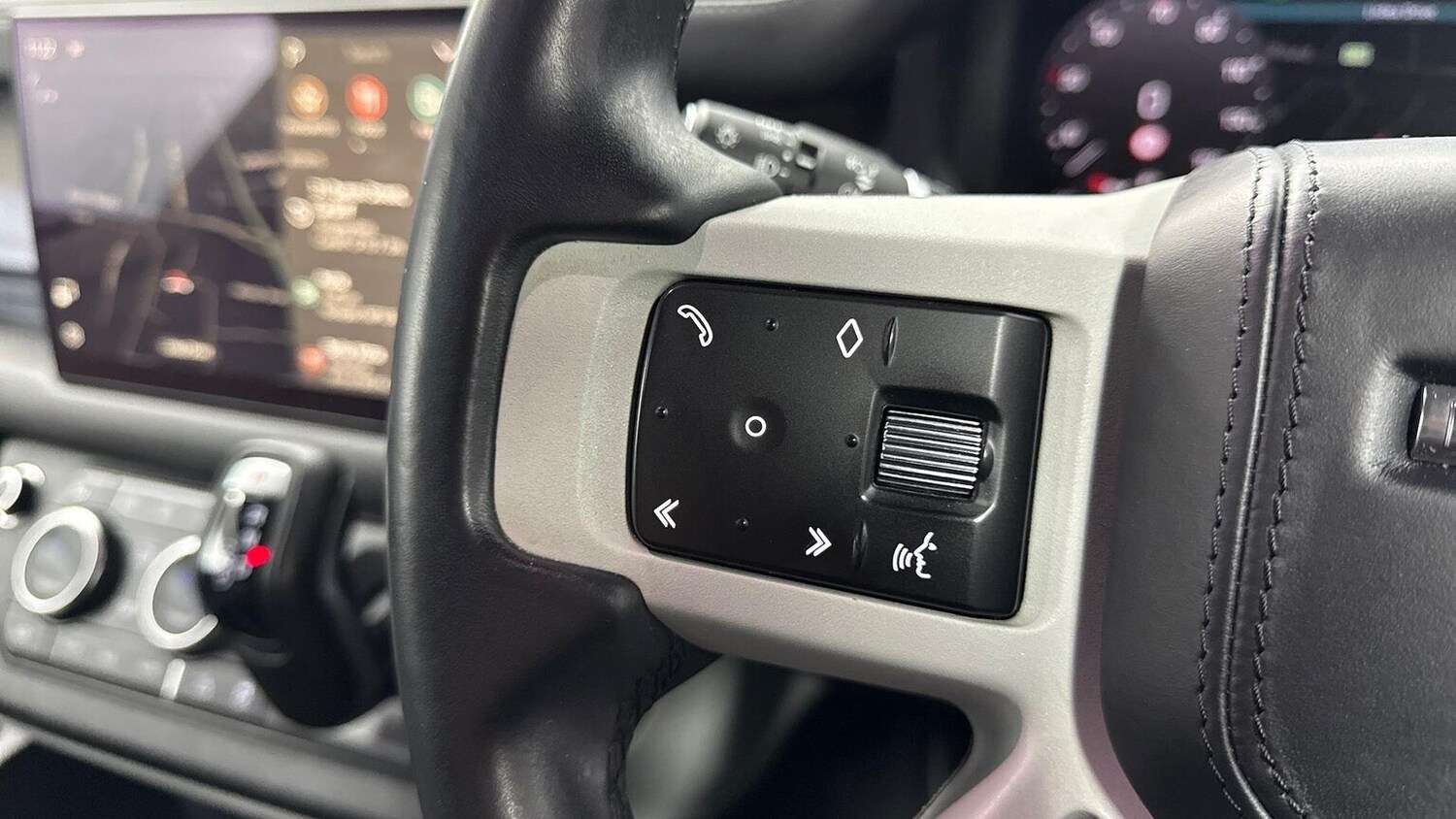 Used Land Rover Defender 2023 for sale - 78191076: Photo 23