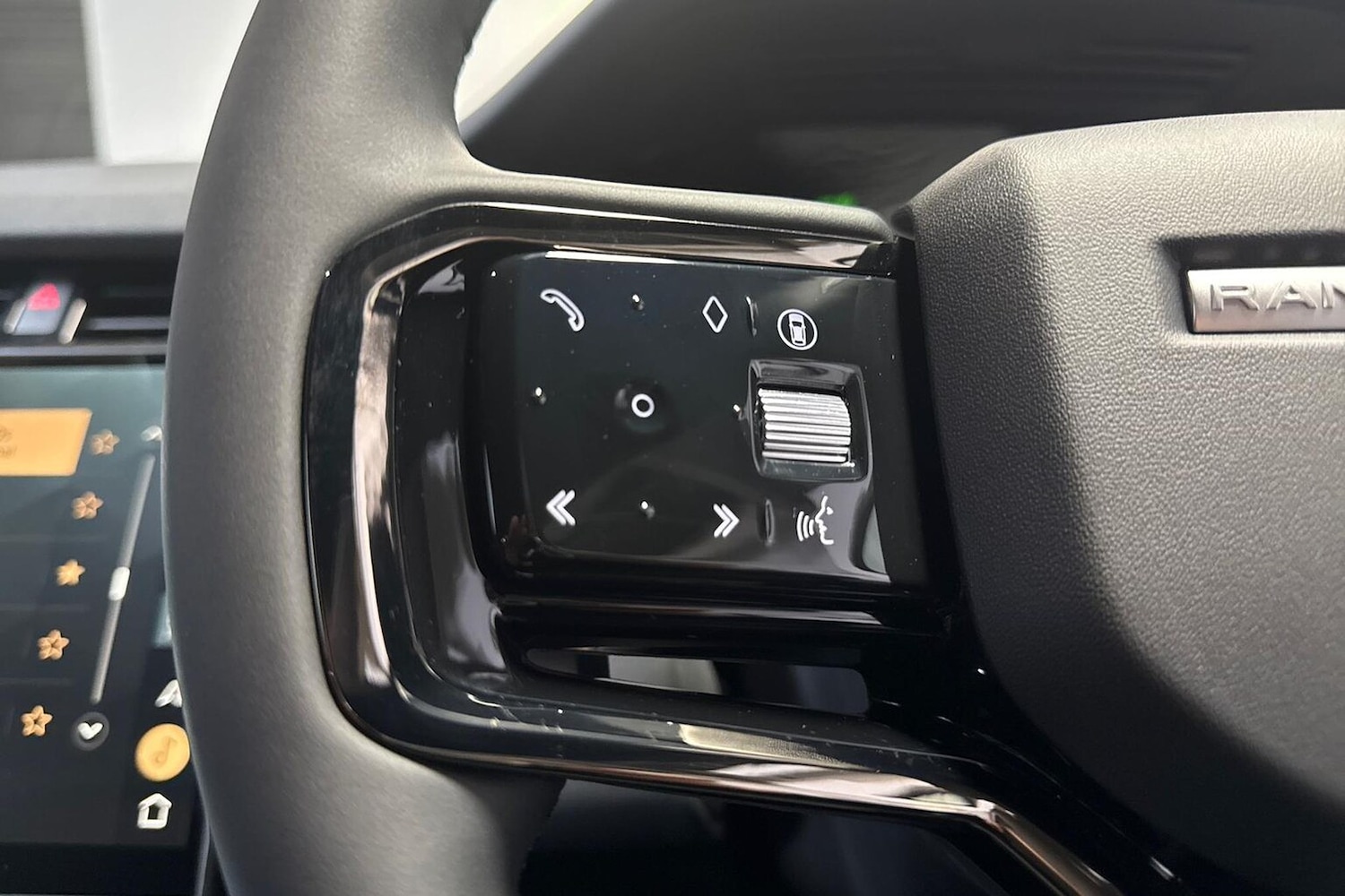 Used Land Rover Range Rover Evoque 2026 for sale - 78191196: Photo 24