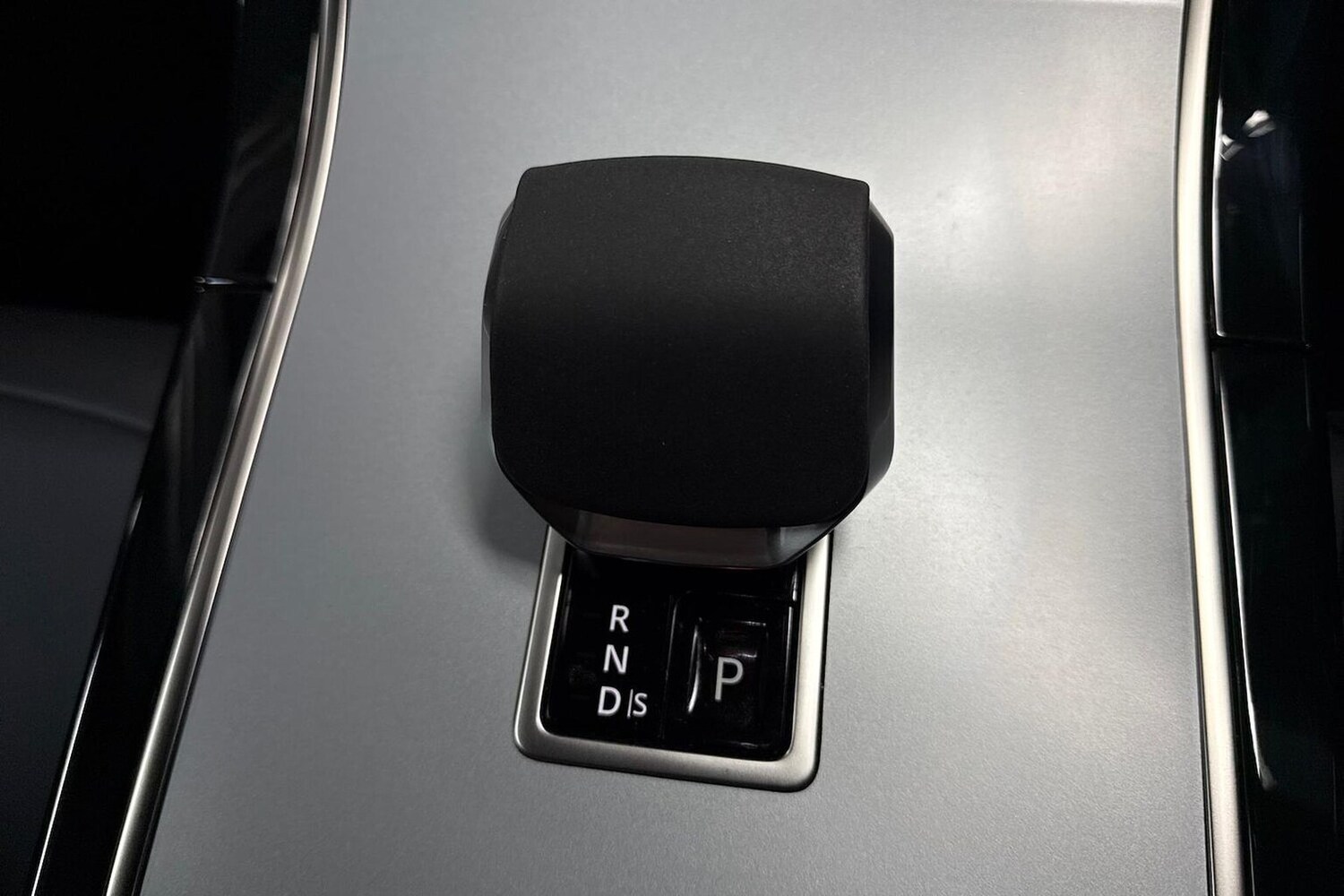 Used Land Rover Range Rover Evoque 2025 for sale - 76762454: Photo 12