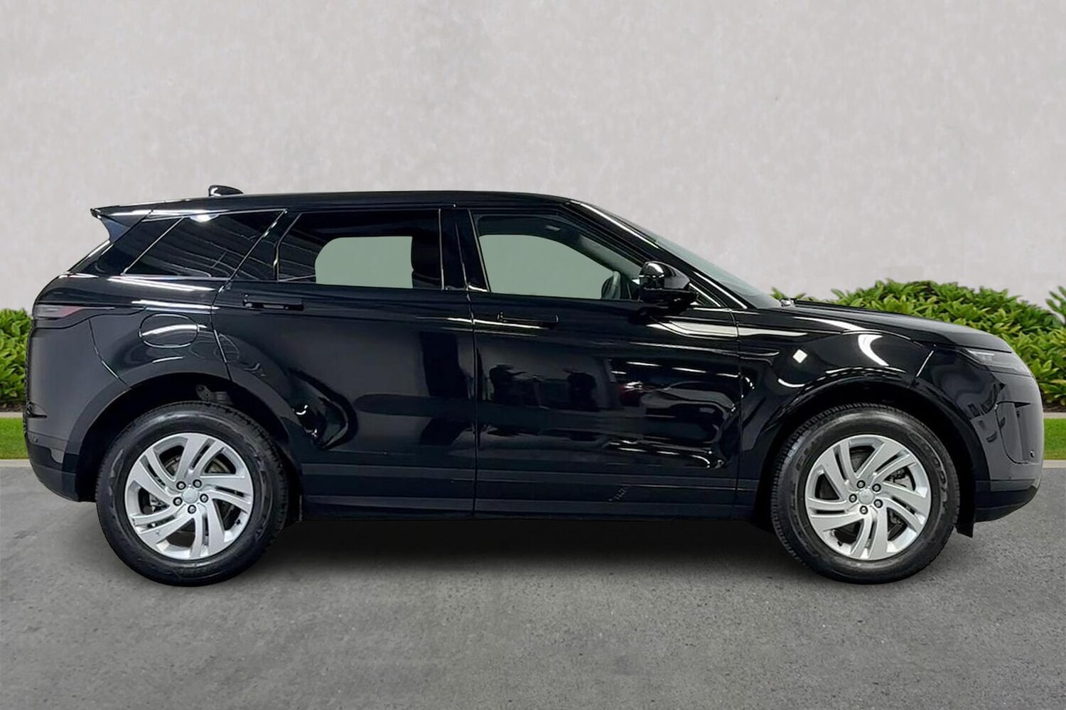 Used Land Rover Range Rover Evoque 2025 for sale - 76762454: Photo 3