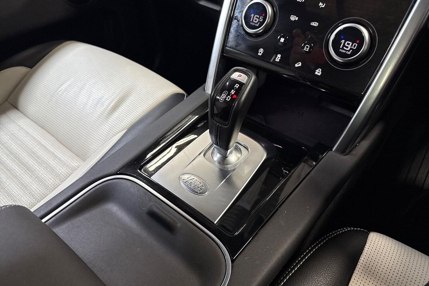 Used Land Rover Discovery Sport 2021 for sale - 76449642: Photo 13