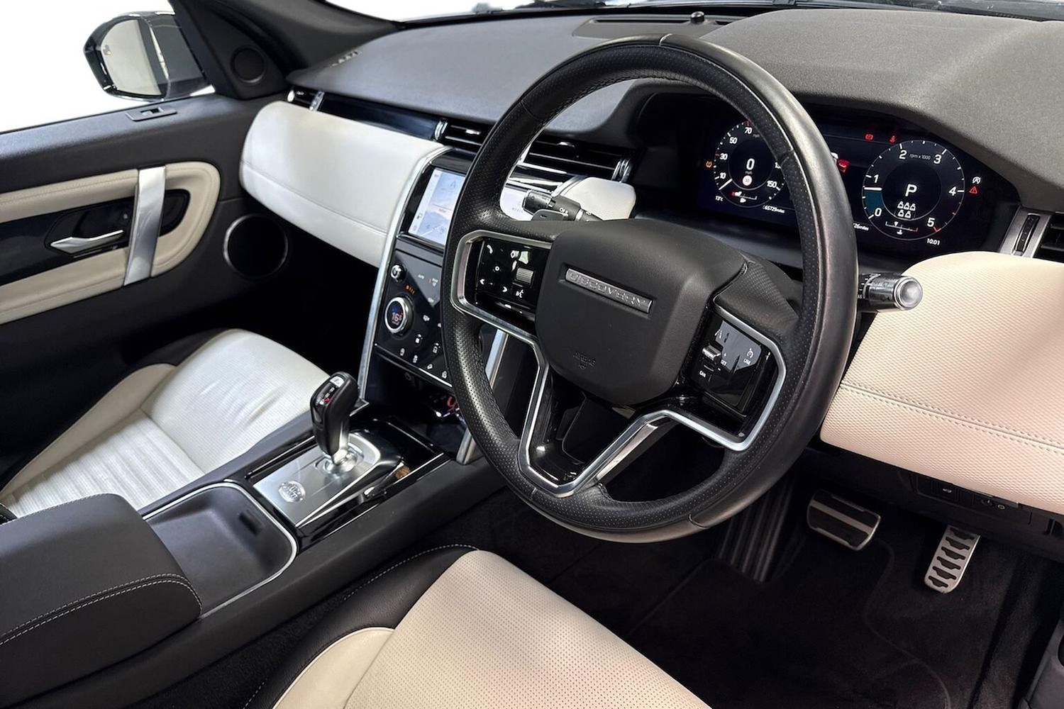 Used Land Rover Discovery Sport 2021 for sale - 76449642: Photo 15