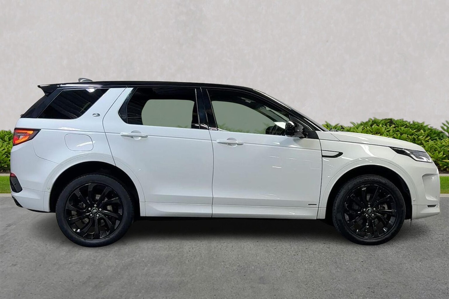 Used Land Rover Discovery Sport 2021 for sale - 76449642: Photo 3