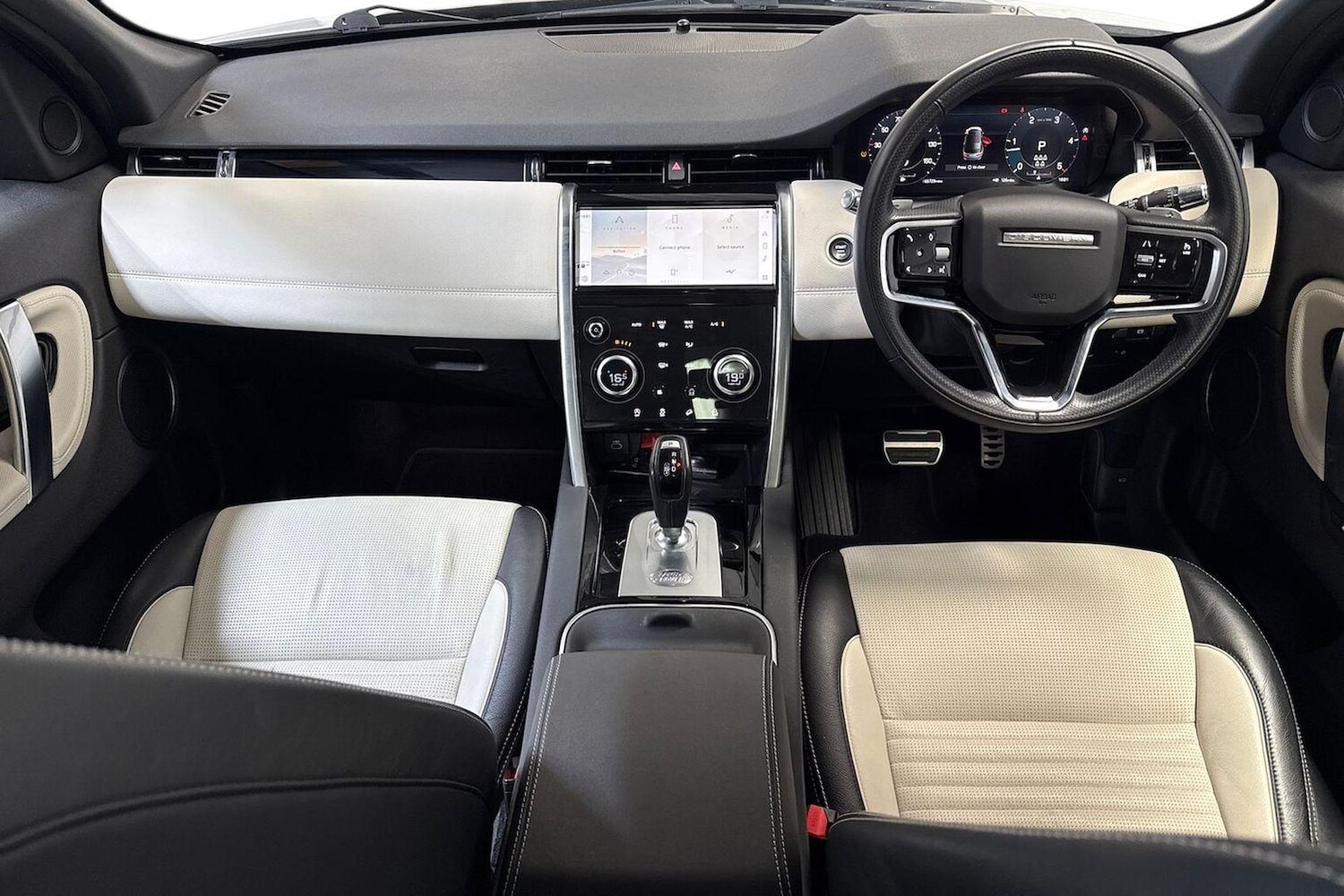 Used Land Rover Discovery Sport 2021 for sale - 76449642: Photo 8