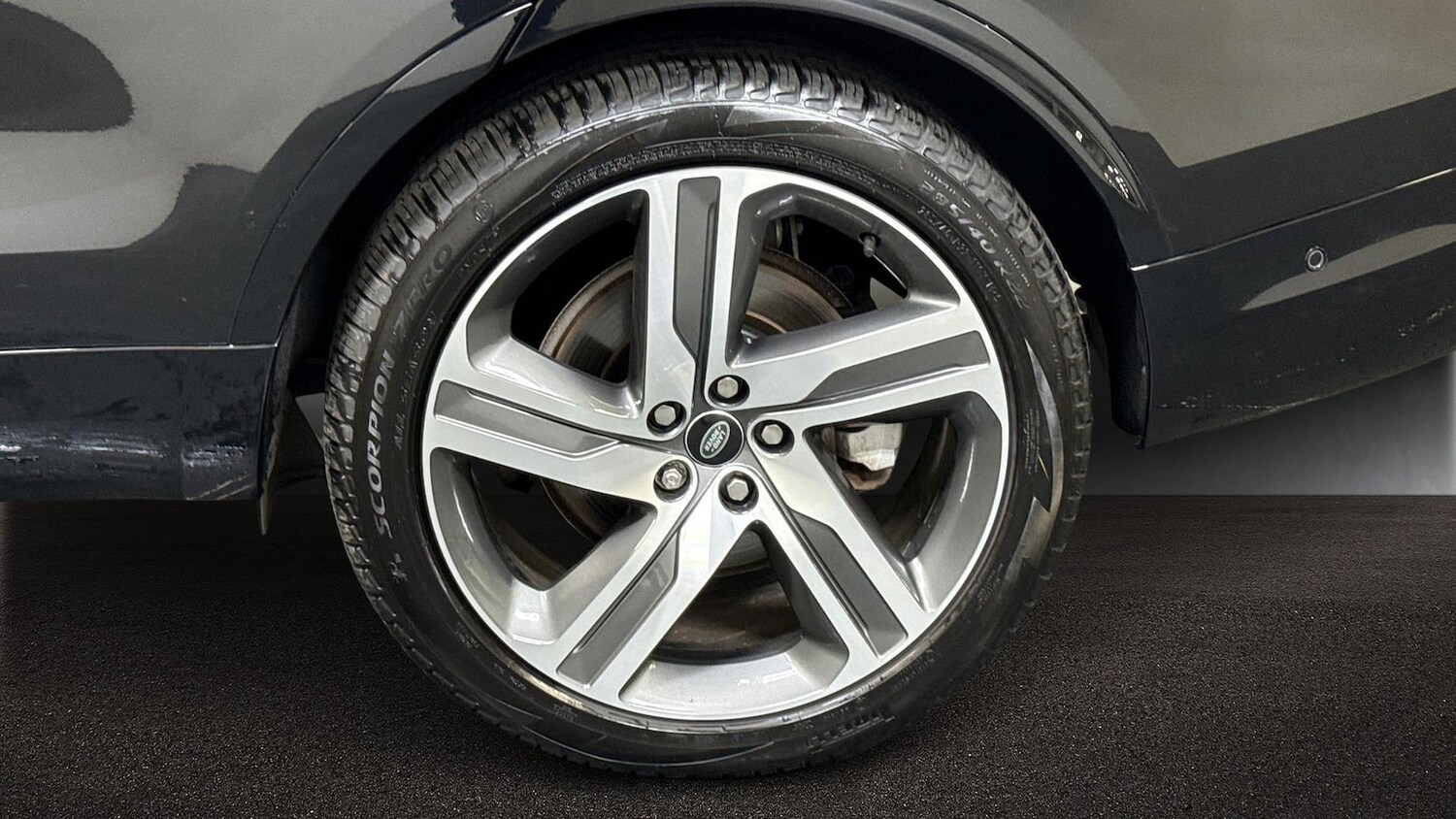 Used Land Rover Discovery 2024 for sale - 76335151: Photo 8