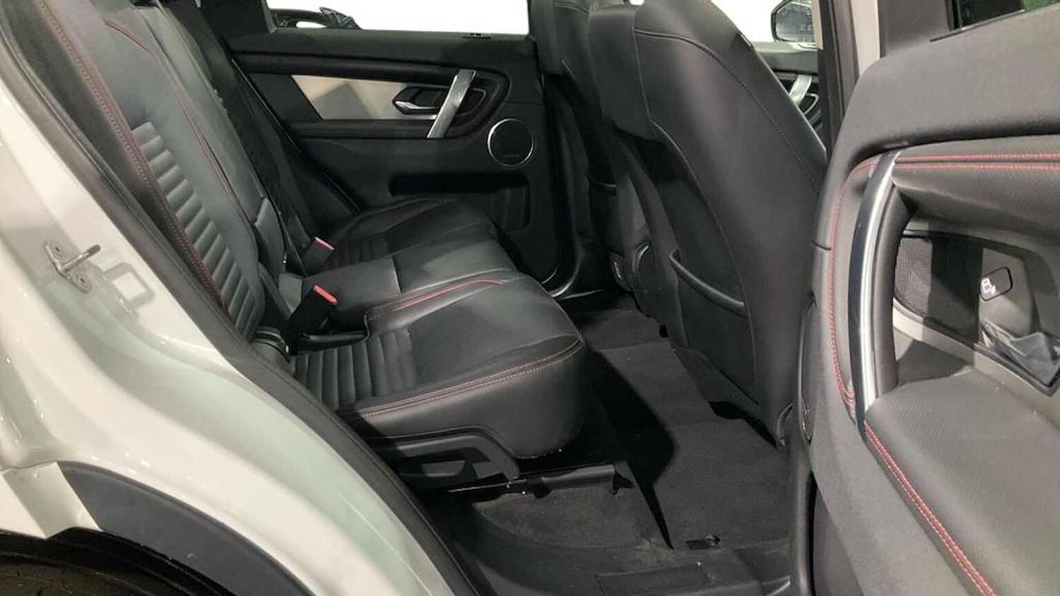 Used Land Rover Discovery Sport 2022 for sale - 77028095: Photo 4