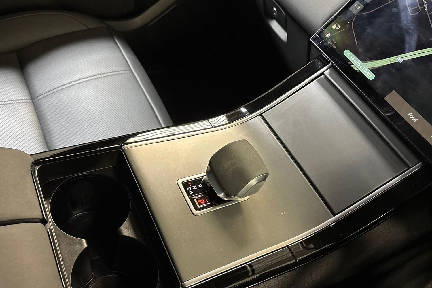 Used Land Rover Range Rover Velar 2024 for sale - 77489470: Photo 13