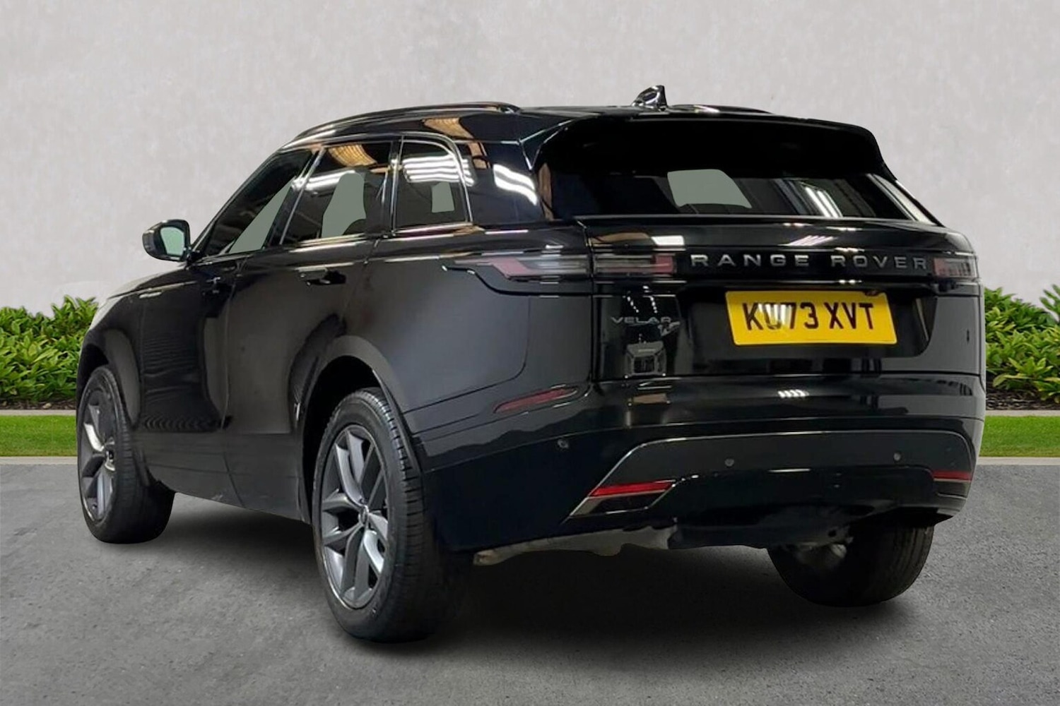 Used Land Rover Range Rover Velar 2024 for sale - 77489470: Photo 2