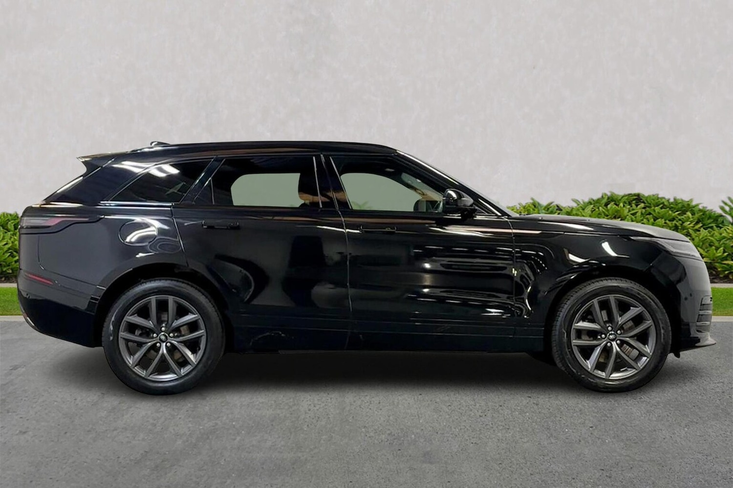 Used Land Rover Range Rover Velar 2024 for sale - 77489470: Photo 3