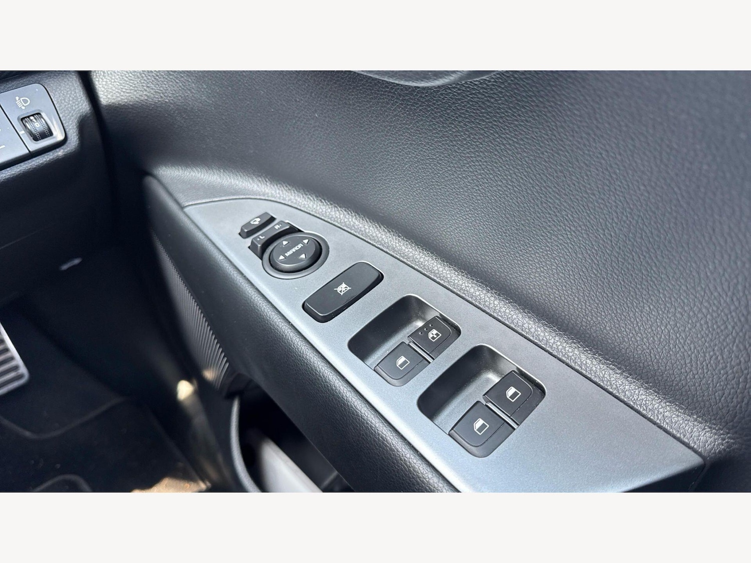 Used Kia Stonic 2024 for sale - 78006857: Photo 27