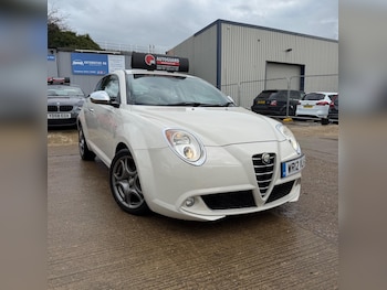 (12) - 1.6 JTDM-2 Distinctive Euro 5 (s/s) 3dr