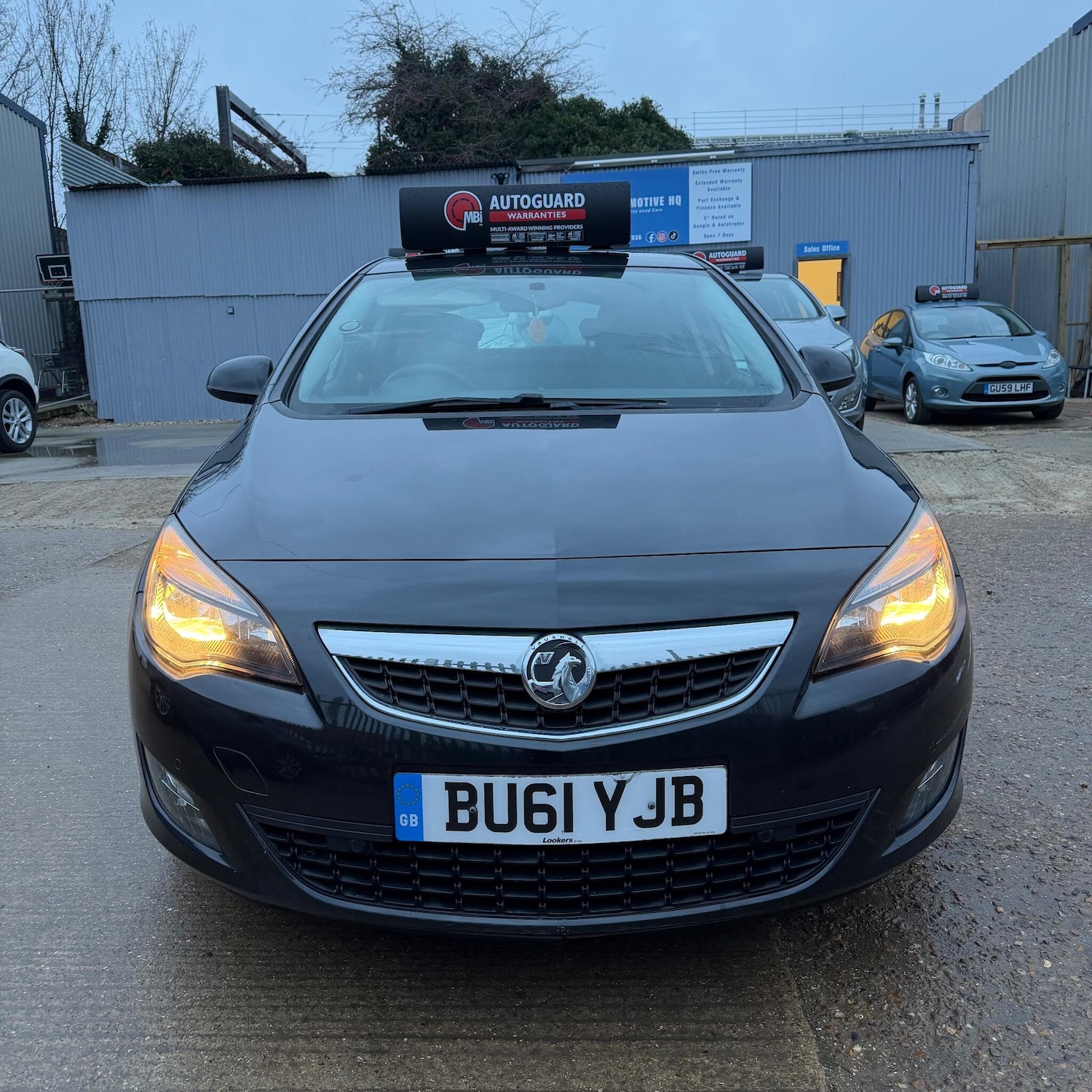 Used Vauxhall Astra 2011 for sale - 77411322: Photo 2