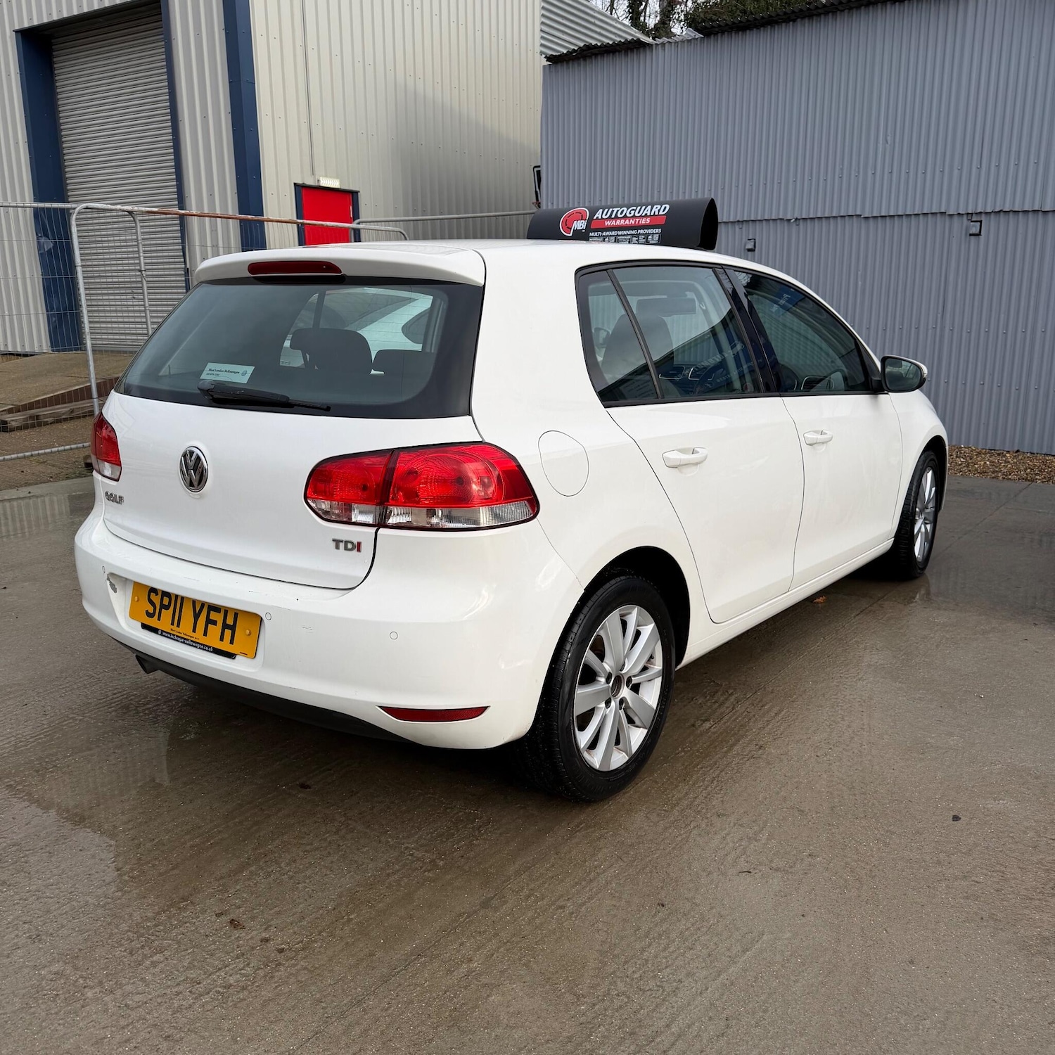 Used Volkswagen Golf 2011 for sale - 77386647: Photo 9